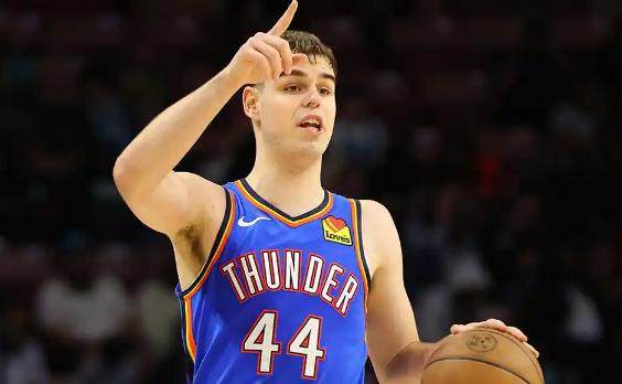 开云-爱游戏-雷霆新星接受睾丸手术 曾因膝盖重伤赛季报销