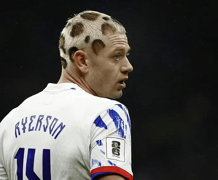 利物浦或因布拉德利伤缺冬窗引援，多特后卫赖尔森成目标|德国|多特蒙德|英超|挪威|右后卫伤缺_新浪体育_新浪新闻