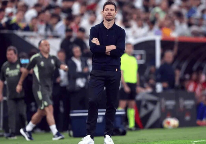 开云体育平台-皇马切尔西曼联2026年相继换帅|哈维·阿隆索|红魔|卡里克|阿莫林|马雷斯卡_新浪体育_新浪新闻