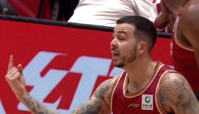 3大外援合砍52分，有惊无险5连胜，升至第4，杜锋爱将空砍13分6帽