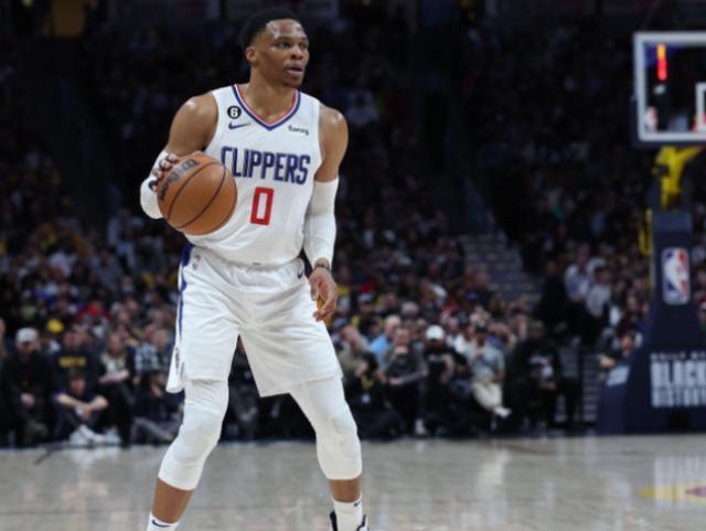 开云登录入口-末节两失误瑕不掩瑜 快艇输了但韦少表现赢得尊重