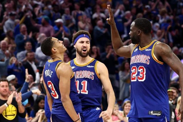 开云体育平台-勇士再次展现小球阵容威力，末节瞄准戈贝尔猛打