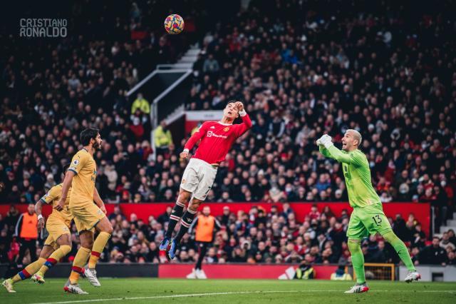 Kaiyun Sports-开云体育-曼联高位逼抢问题①：夺回球权位置边缘化！