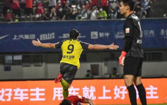 还有谁？120球！艾克森超李金羽成顶级联赛射手王