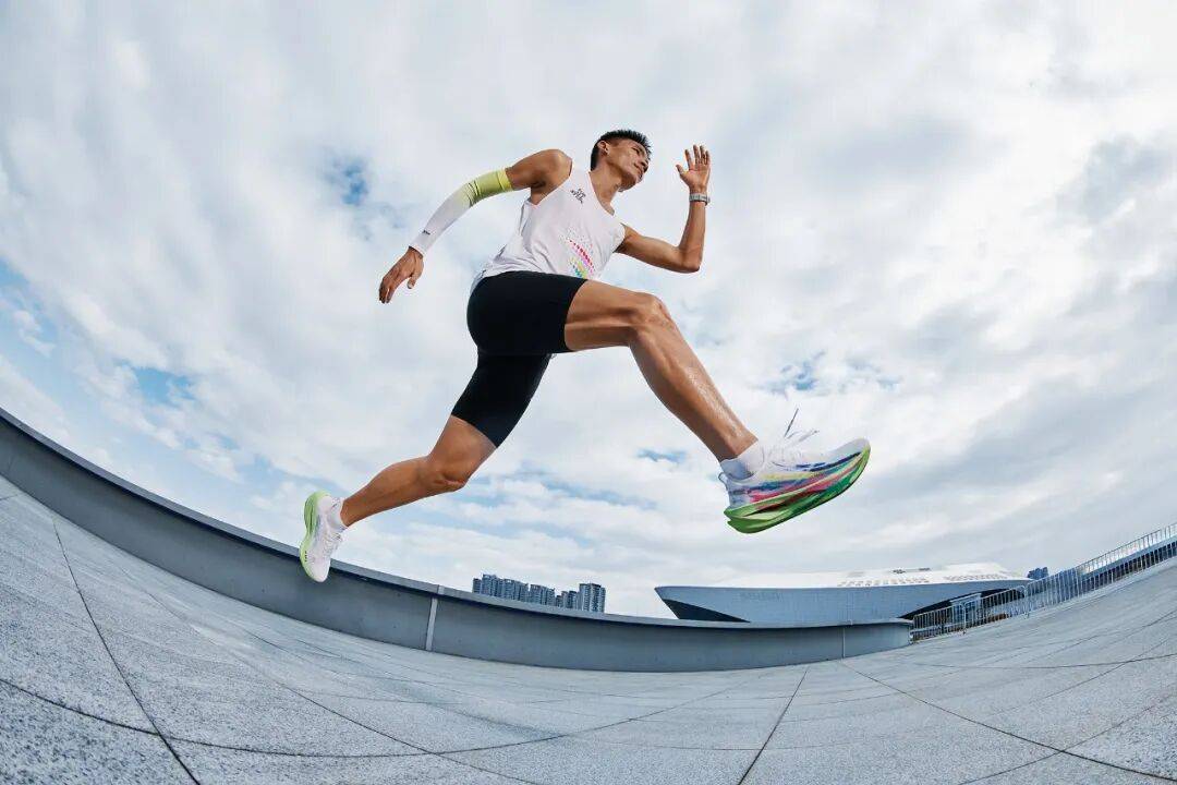 开云登录入口-中国马拉松跨入&amp;quot;205时代&amp;quot;背后，一款跑鞋的二十年押注