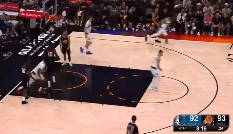 开云-爱游戏-克里斯蒂反击中再中三分,独行侠最多落后17分现已反超太阳